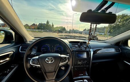 Toyota Camry, 2017 год, 2 990 000 рублей, 13 фотография