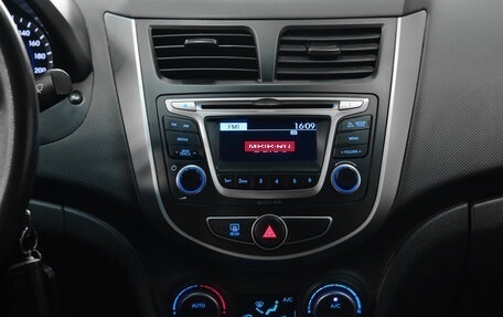 Hyundai Solaris II рестайлинг, 2016 год, 998 000 рублей, 15 фотография