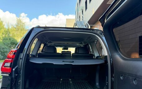 Toyota Land Cruiser Prado 150 рестайлинг 2, 2019 год, 5 799 000 рублей, 5 фотография