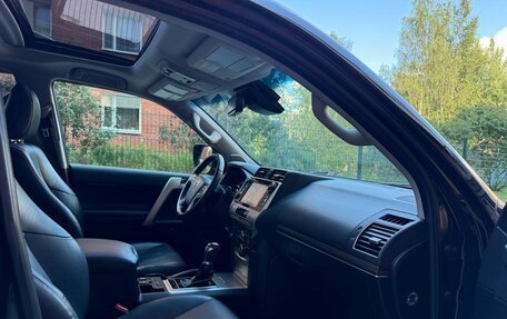 Toyota Land Cruiser Prado 150 рестайлинг 2, 2019 год, 5 799 000 рублей, 10 фотография