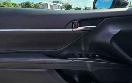 Toyota Camry, 2021 год, 3 399 000 рублей, 13 фотография