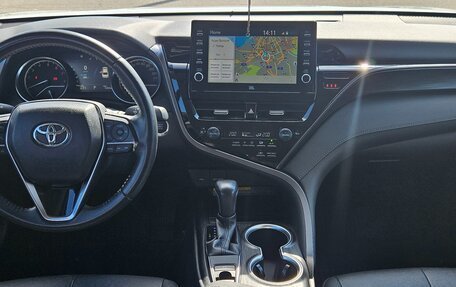 Toyota Camry, 2021 год, 3 399 000 рублей, 10 фотография