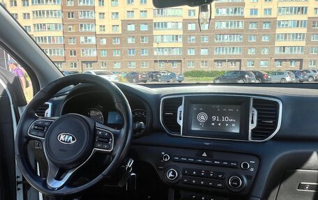KIA Sportage IV рестайлинг, 2018 год, 1 799 000 рублей, 10 фотография