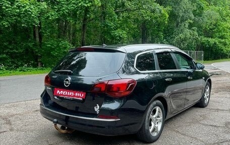 Opel Astra J, 2013 год, 690 000 рублей, 2 фотография