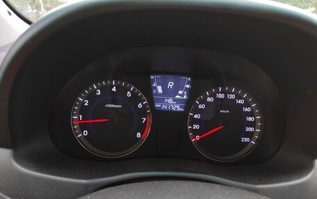 Hyundai Solaris II рестайлинг, 2011 год, 600 000 рублей, 7 фотография