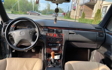Mercedes-Benz E-Класс, 1997 год, 330 000 рублей, 13 фотография