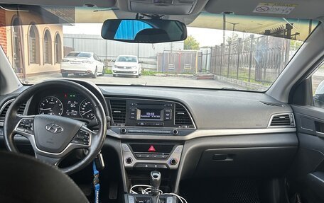Hyundai Elantra VI рестайлинг, 2018 год, 1 610 000 рублей, 16 фотография