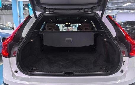 Volvo V60 Cross Country II, 2022 год, 3 560 555 рублей, 11 фотография