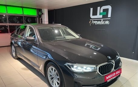BMW 5 серия, 2021 год, 3 350 000 рублей, 2 фотография