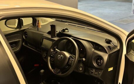 Toyota Vitz, 2019 год, 997 000 рублей, 9 фотография