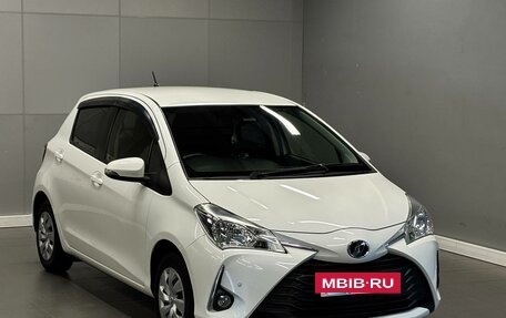 Toyota Vitz, 2019 год, 997 000 рублей, 3 фотография