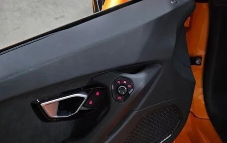Lamborghini Huracán, 2022 год, 26 820 000 рублей, 13 фотография