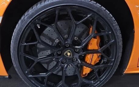 Lamborghini Huracán, 2022 год, 26 820 000 рублей, 16 фотография