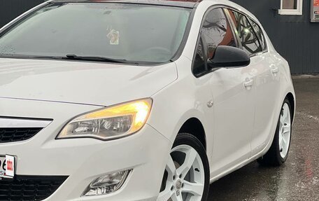 Opel Astra J, 2011 год, 733 333 рублей, 2 фотография