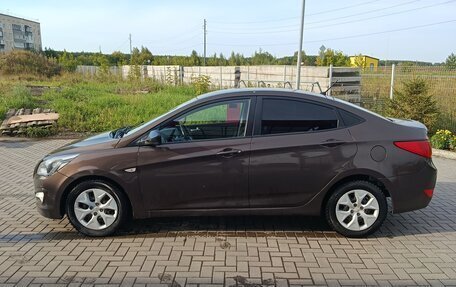 Hyundai Solaris II рестайлинг, 2015 год, 530 000 рублей, 2 фотография