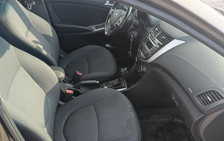 Hyundai Solaris II рестайлинг, 2015 год, 530 000 рублей, 5 фотография