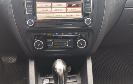 Volkswagen Jetta VI, 2012 год, 890 000 рублей, 21 фотография