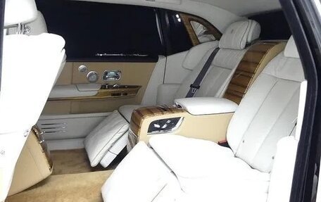 Rolls-Royce Phantom VIII, 2022 год, 54 250 000 рублей, 12 фотография