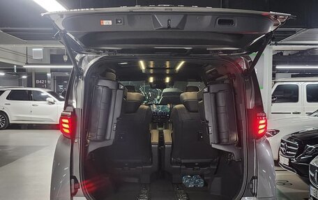 Toyota Alphard, 2023 год, 7 649 000 рублей, 5 фотография
