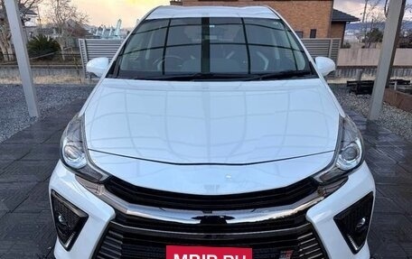 Toyota Prius Alpha I (ZVW40/41), 2021 год, 1 520 000 рублей, 2 фотография