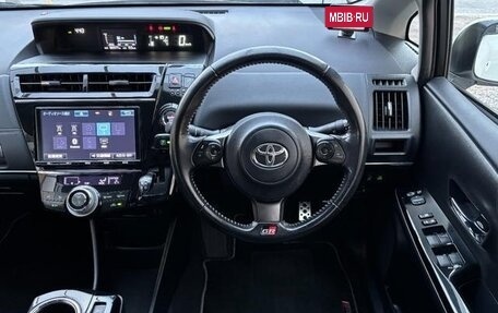 Toyota Prius Alpha I (ZVW40/41), 2021 год, 1 520 000 рублей, 9 фотография