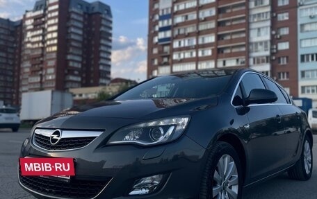 Opel Astra J, 2010 год, 870 000 рублей, 11 фотография
