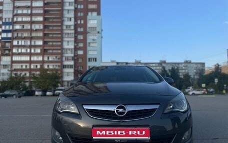 Opel Astra J, 2010 год, 870 000 рублей, 3 фотография