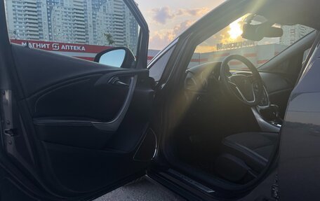 Opel Astra J, 2010 год, 870 000 рублей, 22 фотография