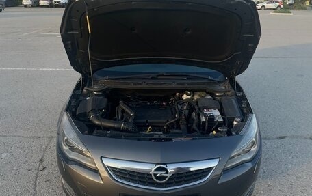 Opel Astra J, 2010 год, 870 000 рублей, 33 фотография