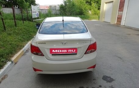 Hyundai Solaris II рестайлинг, 2015 год, 900 000 рублей, 5 фотография