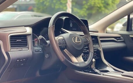 Lexus RX IV рестайлинг, 2020 год, 4 500 000 рублей, 6 фотография