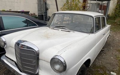 Mercedes-Benz W110 Second Series, 1965 год, 1 000 000 рублей, 1 фотография