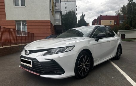 Toyota Camry, 2021 год, 3 500 000 рублей, 7 фотография