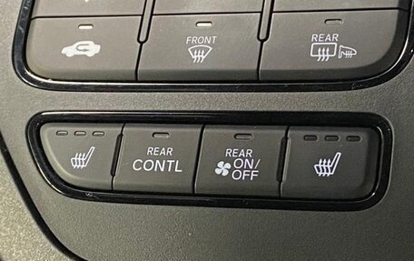 Honda Stepwgn, 2022 год, 2 014 000 рублей, 18 фотография