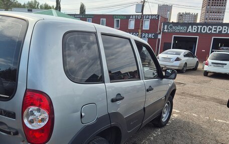 Chevrolet Niva I рестайлинг, 2015 год, 720 000 рублей, 3 фотография