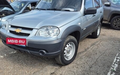 Chevrolet Niva I рестайлинг, 2015 год, 720 000 рублей, 5 фотография