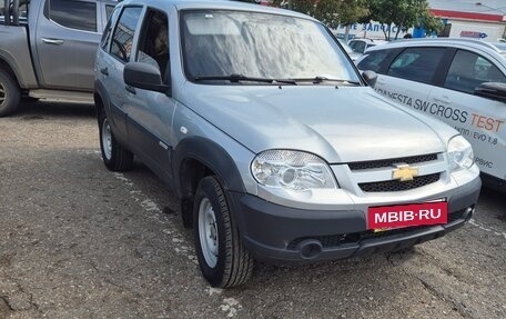 Chevrolet Niva I рестайлинг, 2015 год, 720 000 рублей, 2 фотография