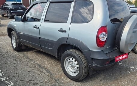 Chevrolet Niva I рестайлинг, 2015 год, 720 000 рублей, 4 фотография