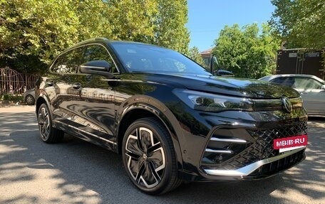 Volkswagen Tiguan, 2024 год, 4 250 000 рублей, 7 фотография