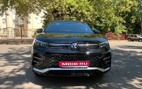 Volkswagen Tiguan, 2024 год, 4 250 000 рублей, 2 фотография