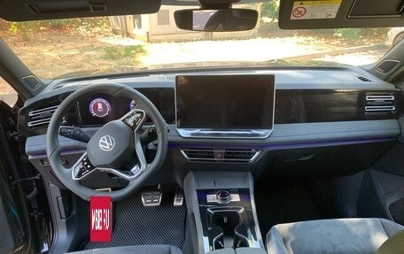 Volkswagen Tiguan, 2024 год, 4 250 000 рублей, 16 фотография