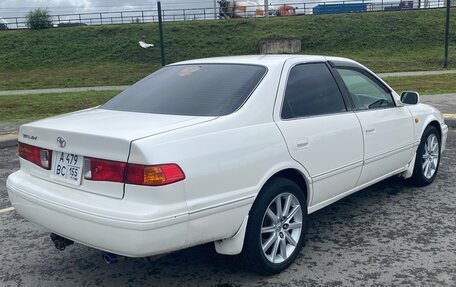 Toyota Camry, 2000 год, 600 000 рублей, 10 фотография