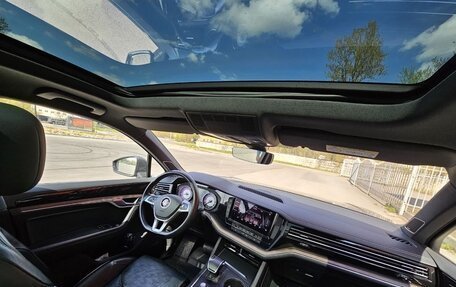 Volkswagen Touareg III, 2018 год, 4 450 000 рублей, 7 фотография