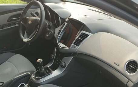 Chevrolet Cruze II, 2010 год, 500 000 рублей, 2 фотография