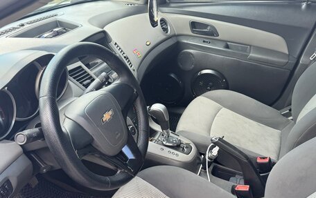 Chevrolet Cruze II, 2010 год, 720 000 рублей, 8 фотография