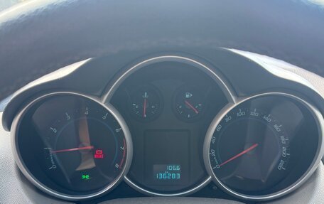 Chevrolet Cruze II, 2010 год, 720 000 рублей, 9 фотография