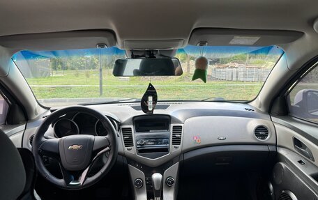 Chevrolet Cruze II, 2010 год, 720 000 рублей, 6 фотография