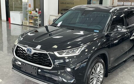Toyota Highlander, 2021 год, 4 225 260 рублей, 2 фотография