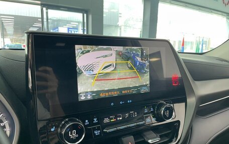 Toyota Highlander, 2021 год, 4 225 260 рублей, 13 фотография
