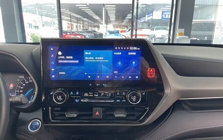 Toyota Highlander, 2021 год, 4 225 260 рублей, 14 фотография